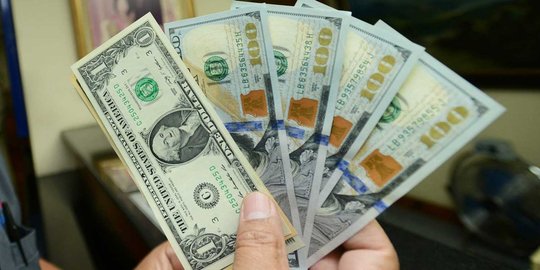 Rupiah kembali terperosok ke level Rp 13.325 per USD