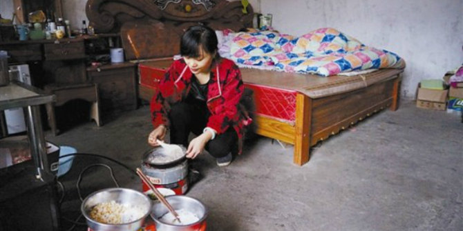 Kisah cinta wanita miskin di China rawat tunangannya yang lumpuh