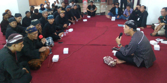 Polemik pembangunan pabrik semen, Ganjar undang sedulur Sikep