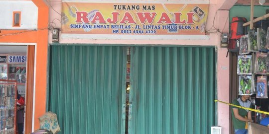 4 Rampok bertas tengkorak gasak Rp 530 juta dari toko emas