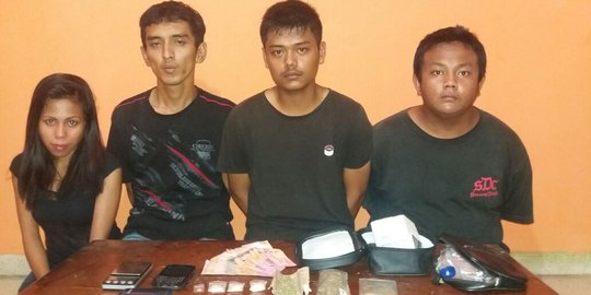 Polisi tangkap empat orang saat transaksi narkoba di hotel Riau