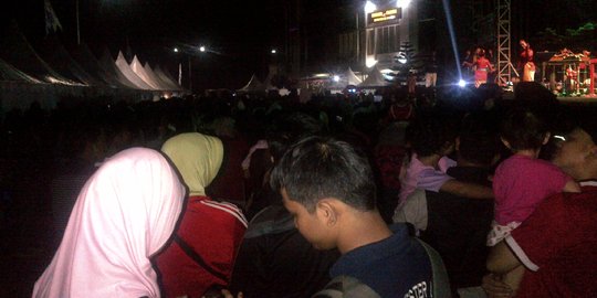 Warga mengeluh Depok Night Parade kayak pasar tumpah penuh sampah