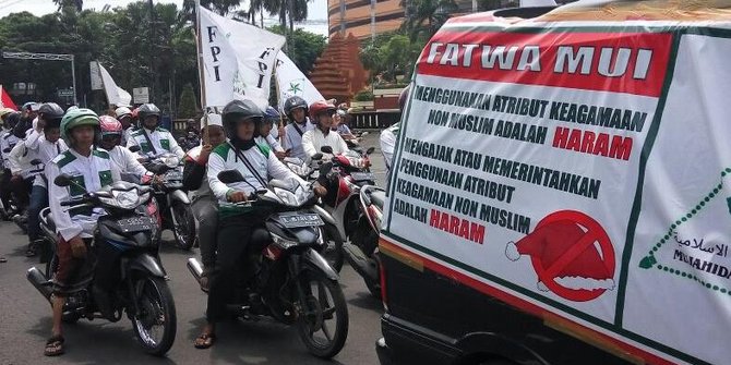 Kawal fatwa MUI soal atribut Natal, FPI datangi mal di Surabaya