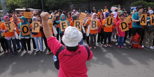 Aksi damai puluhan buruh migran di Bundaran HI