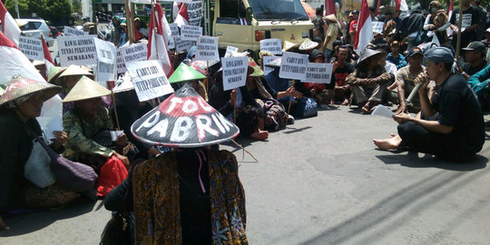 Ratusan warga geruduk lagi kantor Ganjar tolak pabrik Semen Rembang