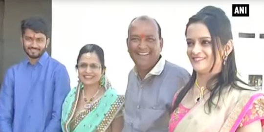 nikah pengusaha tajir india bangun rumah buat warga miskin rev2