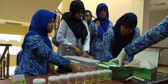 Ratusan kepala sekolah di Tangerang jalani tes urine