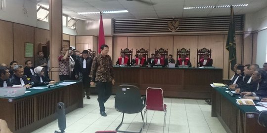 Kakak Ahok sebut harusnya eksepsi diterima & sidang tak dilanjutkan