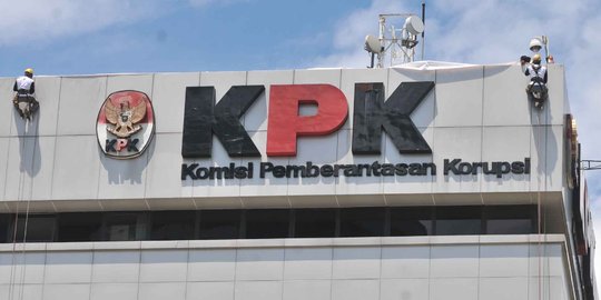 KPK periksa staf anggota Komisi V DPR soal suap jalan di PU-Pera
