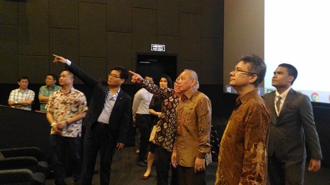 launching green pramuka square