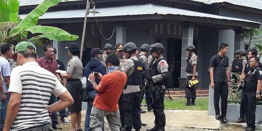 Tersangka teroris yang ditangkap sehari-hari jualan bakso kojek