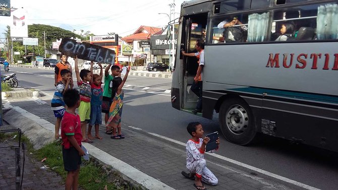 pemburu klakson bus telolet