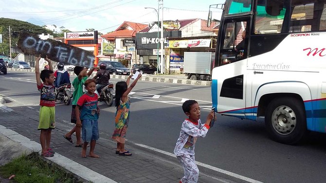 pemburu klakson bus telolet