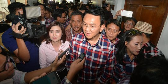 Ahok tertawa ingat adiknya difitnah jadi notaris RS Sumber Waras