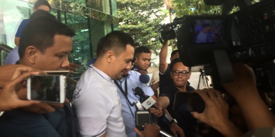 Usai diperiksa KPK 2 jam, Saipul Jamil hanya diam & acungkan jempol