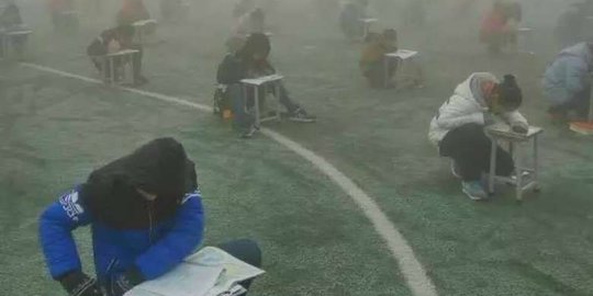 Sekolah ditutup, siswa China ujian di tengah pekatnya polusi