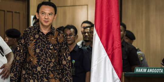 Ahok rayakan Natal di Jakarta karena jadwal persidangan