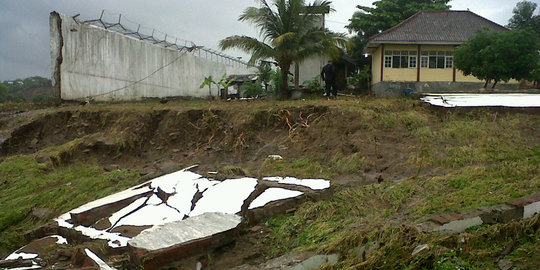 Akibat banjir bandang, tembok Lapas sepanjang 60 M di Bima jebol