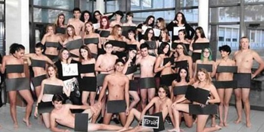 Siswa SMA di Prancis bugil bareng buat foto buku tahunan