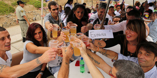 Suka cita perayaan Natal di penjara Peru