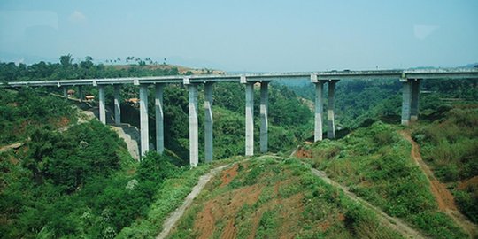 5 Fakta soal geser dan retaknya Jembatan Cisomang di tol Cipularang