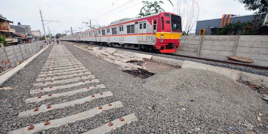 Menko Luhut pastikan proyek Jakarta-Surabaya gunakan kereta listrik