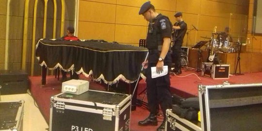 Sterilisasi gereja, polisi di Bandung cek alat musik & mimbar utama