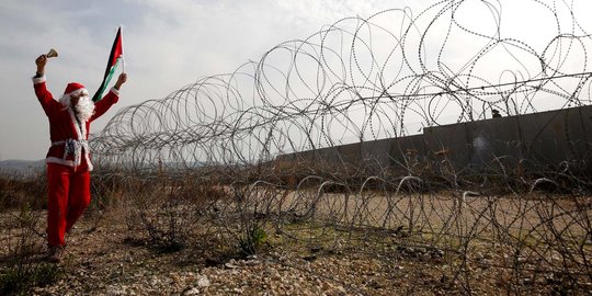 Sinterklas tolak keras pembangunan tembok Israel di tanah Palestina
