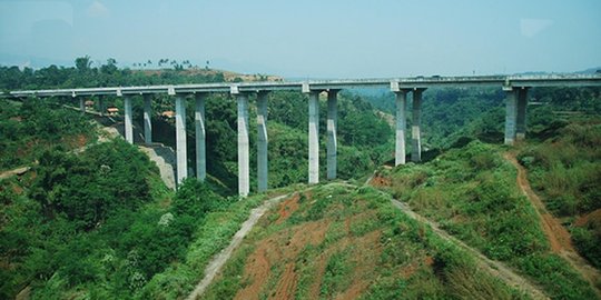 Pergeseran Jembatan Cisomang di Tol Purbaleunyi sejak tahun 2012