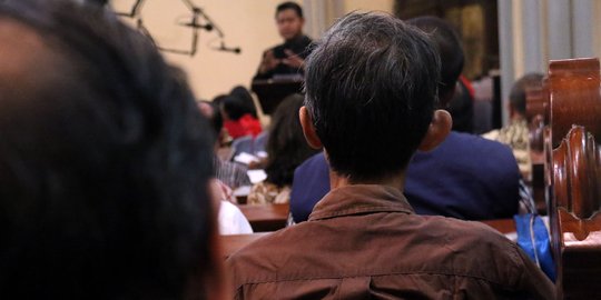 Penyandang tunarungu ikut Misa Natal di Gereja Katedral