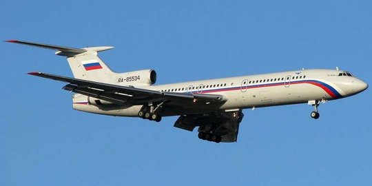 Pesawat militer Rusia jatuh di Laut Hitam, puing terlihat