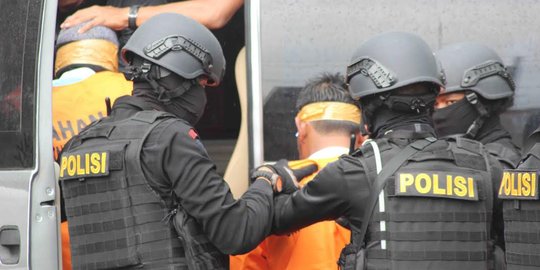 Polisi tangkap 4 orang terduga teroris di Purwakarta