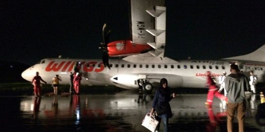 Pengakuan penumpang Wings Air, pesawat miring dan ada percikan api