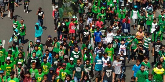 Nasib Persebaya belum diputuskan PSSI, ribuan Bonek gelar konvoi