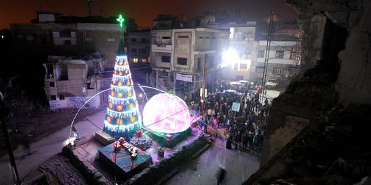 Meratapi warga Suriah rayakan Natal di tengah reruntuhan