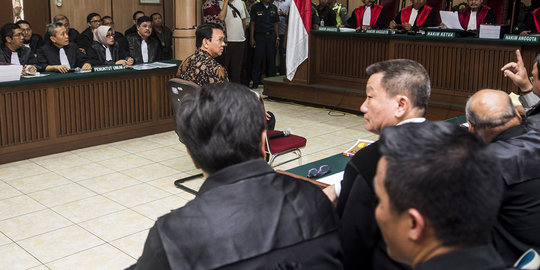 Takut bentrok, pendukung Ahok tonton sidang di Rumah Lembang