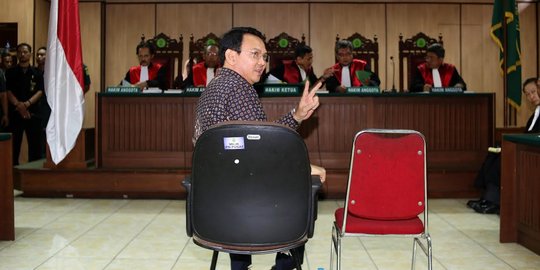 Yakin tidak bersalah, Ahok anggap kursi sidang sebagai 