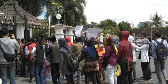 Warga gusuran Parangkusumo datangi Bupati Bantul minta relokasi laik