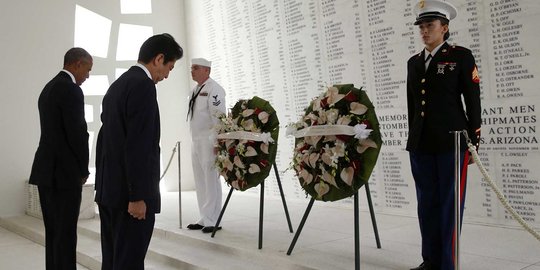 Obama bersama Abe ziarah para korban Pearl Harbor di Hawaii