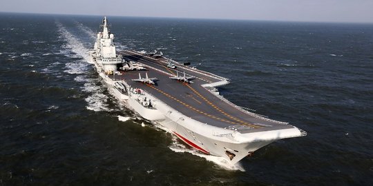 Ini kapal induk andalan Tiongkok yang buat tegang Laut China Selatan