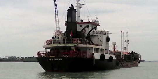 Kapal tanker angkut aspal terapung 4 hari di Perairan Gunungkidul