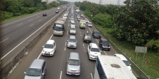 Purwakarta-Bandung macet 50 km, pengendara terjebak berjam-jam