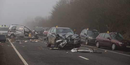 Puluhan mobil di London tabrakan gara-gara kabut tebal