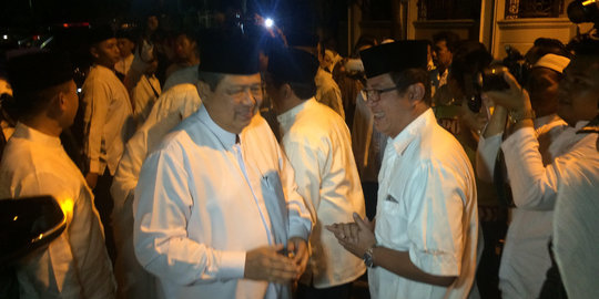 SBY dan Agus Yudhoyono hadiri acara Maulid Nabi di rumah 