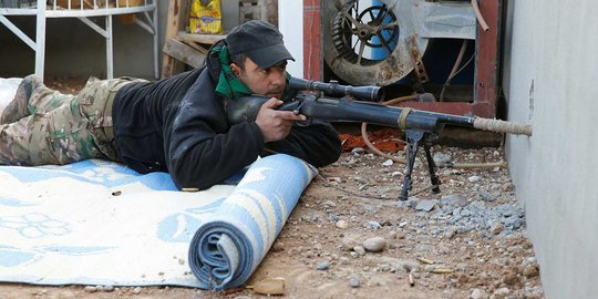 Aksi sniper Irak berburu diam-diam militan ISIS