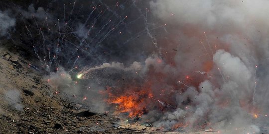 Jelang malam Tahun Baru, kepolisan Peru ledakan ribuan petasan