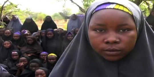 pakai gadis yang diculik jadi tameng serangan nigeria rev1
