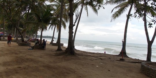 Jelang malam tahun baru, Anyer-Carita diserbu warga Jakarta & Jabar