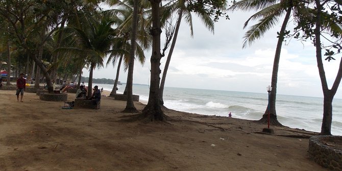 Penginapan Pasir Putih Akomodasi Sederhana Di Pantai Carita