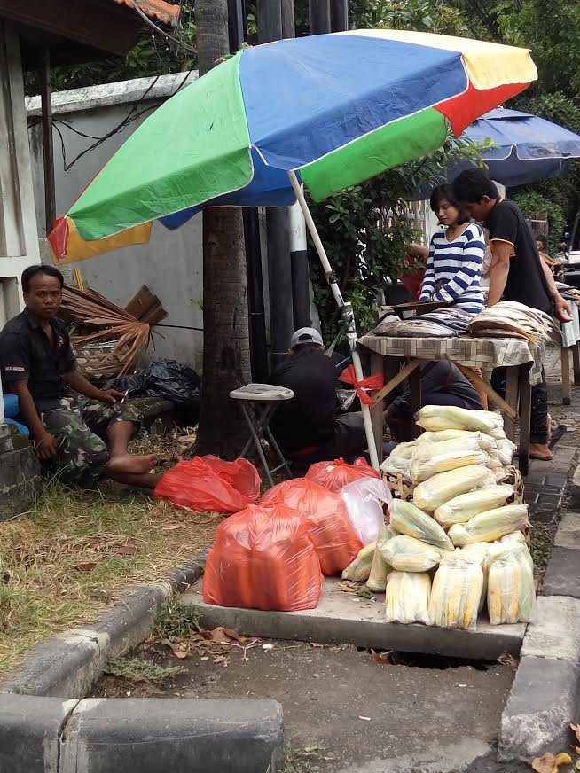 pedagang ikan menjamur jelang tahun baru di bali